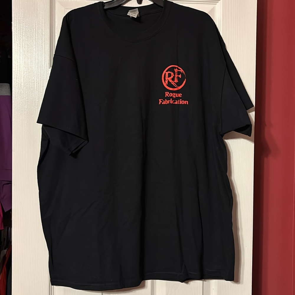 New rogue fab black t shirt with red print size 2XL